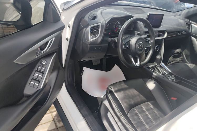 Used Mazda CX-4 2018 2.0L Automatic Two-Wheel Drive Blue Sky Dynamic Version China V Standard Driver Seat