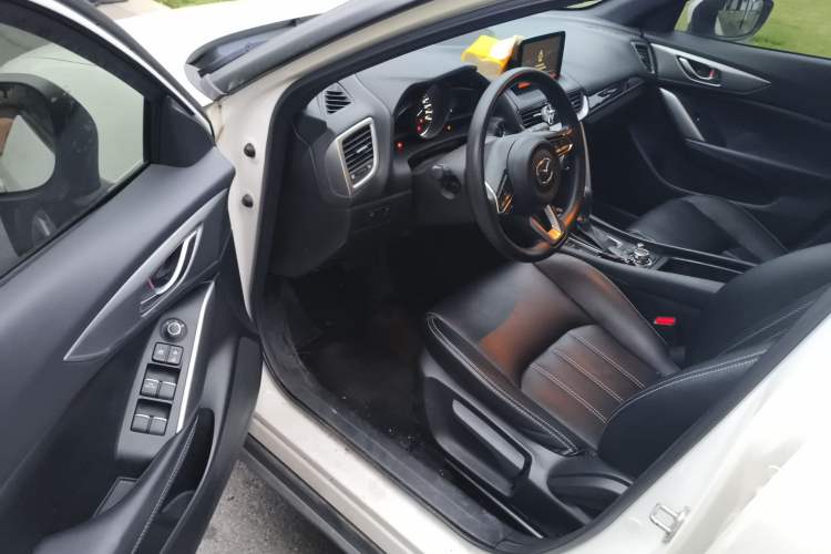 Used Mazda CX-4 2018 2.0L Automatic Two-Wheel Drive Blue Sky Dynamic Version China V Standard Driver Seat