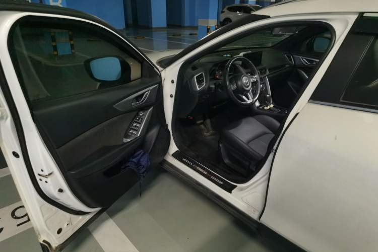 Used Mazda CX-4 2018 2.0L Automatic Two-Wheel Drive Blue Sky Dynamic Version China V Standard Driver Seat