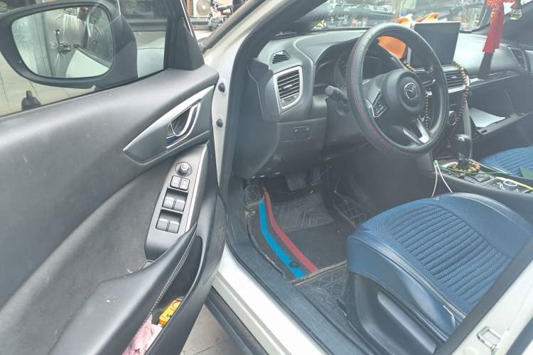 Used Mazda CX-4 2018 2.0L Automatic Two-Wheel Drive Blue Sky Dynamic Version China V Standard Driver Seat