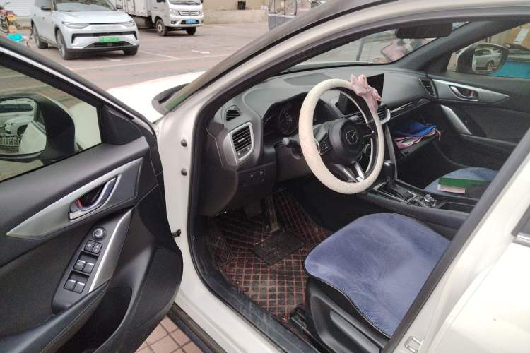 Used Mazda CX-4 2018 2.0L Automatic Two-Wheel Drive Blue Sky Dynamic Version China VI Standard Driver Seat