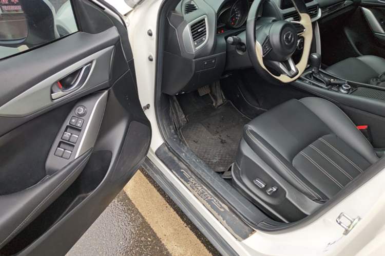 Used Mazda CX-4 2018 2.0L Automatic Two-Wheel Drive Blue Sky Dynamic Version China V Standard Driver Seat