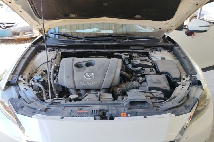 Used Mazda CX-4 2018 2.0L Automatic Two-Wheel Drive Blue Sky Dynamic Version China V Standard Engine Bay
