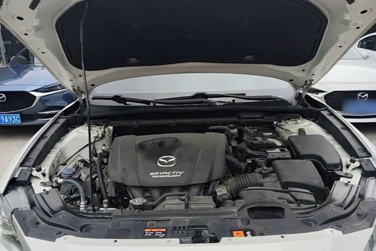 Used Mazda CX-4 2018 2.0L Automatic Two-Wheel Drive Blue Sky Premium Upgrade Version China VI Standard Engine Bay
