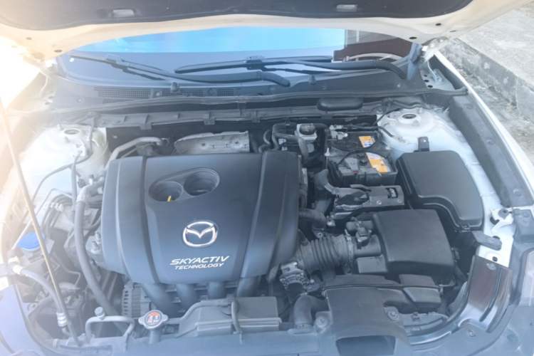Used Mazda CX-4 2018 2.0L Automatic Two-Wheel Drive Blue Sky Dynamic Version China V Standard Engine Bay