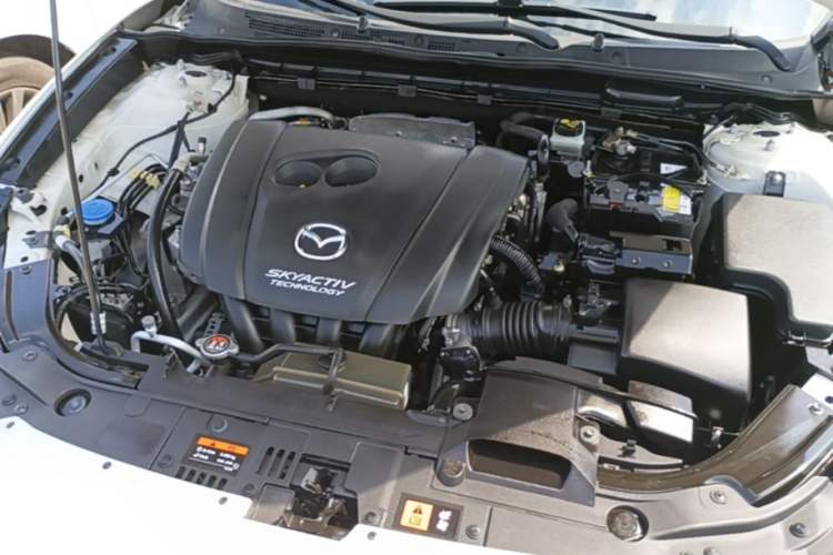 Used Mazda CX-4 2018 2.0L Automatic Two-Wheel Drive Blue Sky Dynamic Version China VI Standard Engine Bay
