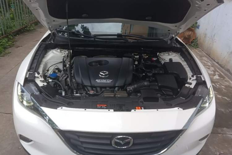 Used Mazda CX-4 2018 2.0L Automatic Two-Wheel Drive Blue Sky Dynamic Version China VI Standard Engine Bay