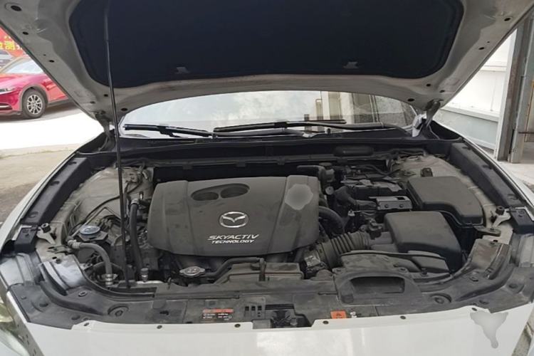 Used Mazda CX-4 2018 2.0L Automatic Two-Wheel Drive Blue Sky Premium Upgrade Version China VI Standard Engine Bay