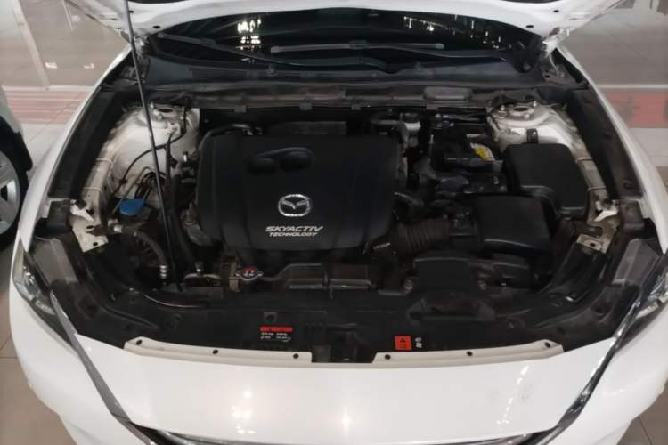 Used Mazda CX-4 2018 2.0L Automatic Two-Wheel Drive Blue Sky Leading Edition China V Standard Engine Bay