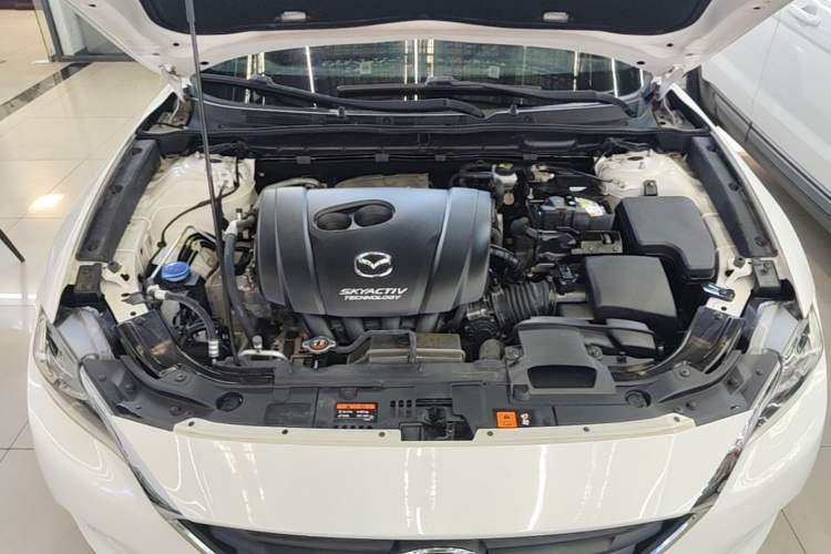 Used Mazda CX-4 2018 2.0L Automatic Two-Wheel Drive Blue Sky Dynamic Version China V Standard Engine Bay