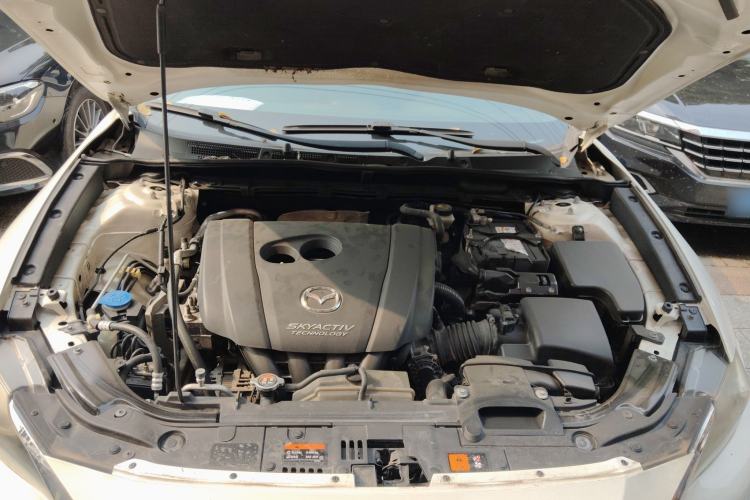 Used Mazda CX-4 2018 2.0L Automatic Two-Wheel Drive Blue Sky Dynamic Version China V Standard Engine Bay