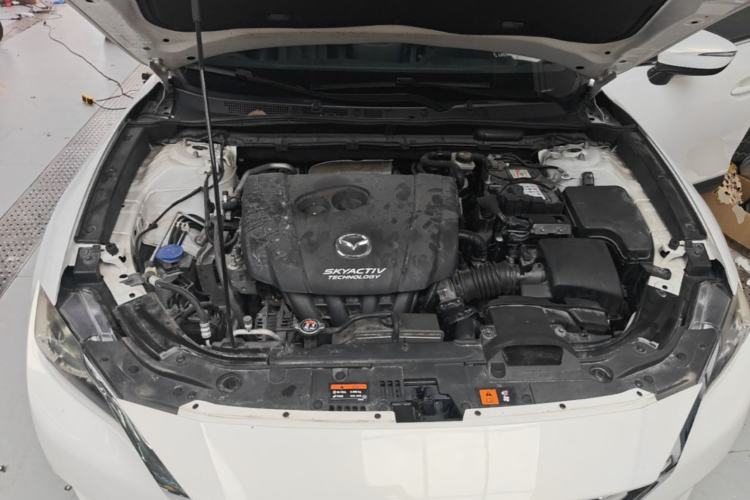 Used Mazda CX-4 2018 2.0L Automatic Two-Wheel Drive Blue Sky Dynamic Version China VI Standard Engine Bay