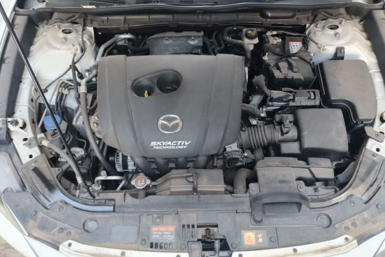 Used Mazda CX-4 2018 2.0L Automatic Two-Wheel Drive Blue Sky Dynamic Version China V Standard Engine Bay