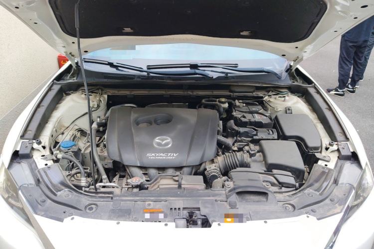 Used Mazda CX-4 2018 2.0L Automatic Two-Wheel Drive Blue Sky Dynamic Version China V Standard Engine Bay