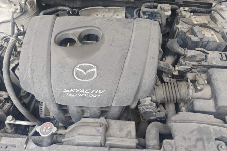 Used Mazda CX-4 2018 2.0L Automatic Two-Wheel Drive Blue Sky Dynamic Version China V Standard Engine Bay