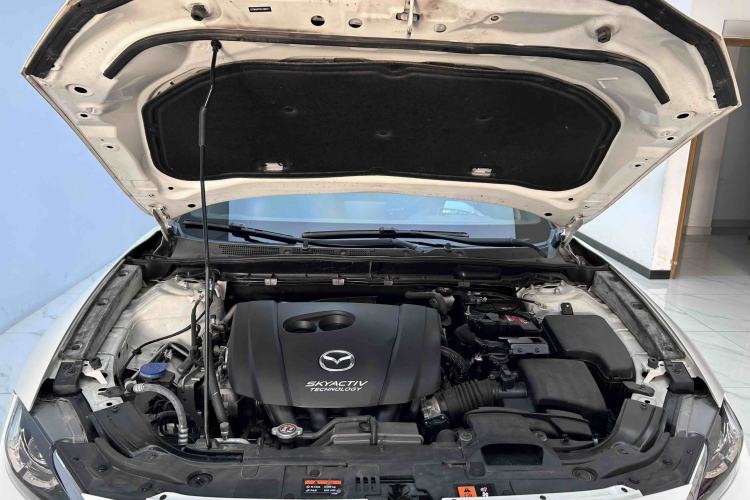 Used Mazda CX-4 2018 2.0L Automatic Two-Wheel Drive Blue Sky Premium Upgrade Version China VI Standard Engine Bay