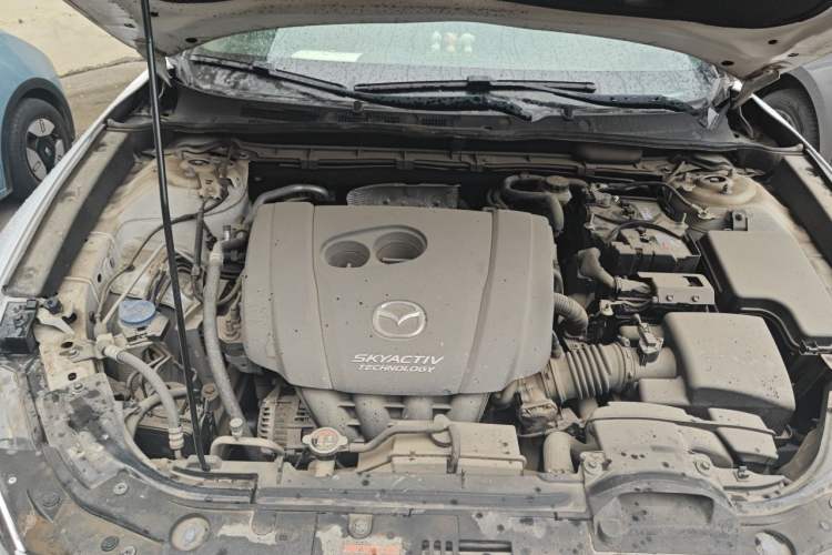 Used Mazda CX-4 2018 2.0L Automatic Two-Wheel Drive Blue Sky Dynamic Version China V Standard Engine Bay
