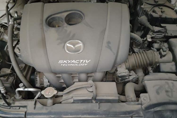 Used Mazda CX-4 2018 2.0L Automatic Two-Wheel Drive Blue Sky Dynamic Version China VI Standard Engine Bay