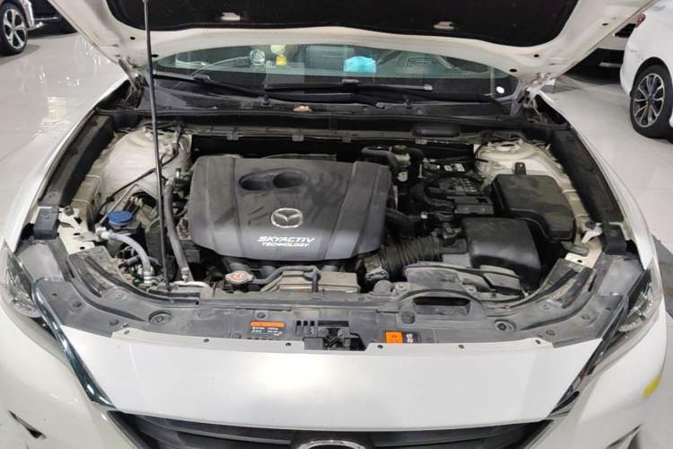 Used Mazda CX-4 2018 2.0L Automatic Two-Wheel Drive Blue Sky Dynamic Version China VI Standard Engine Bay