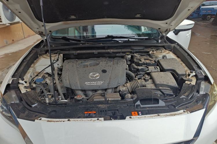 Used Mazda CX-4 2018 2.0L Automatic Two-Wheel Drive Blue Sky Dynamic Version China V Standard Engine Bay