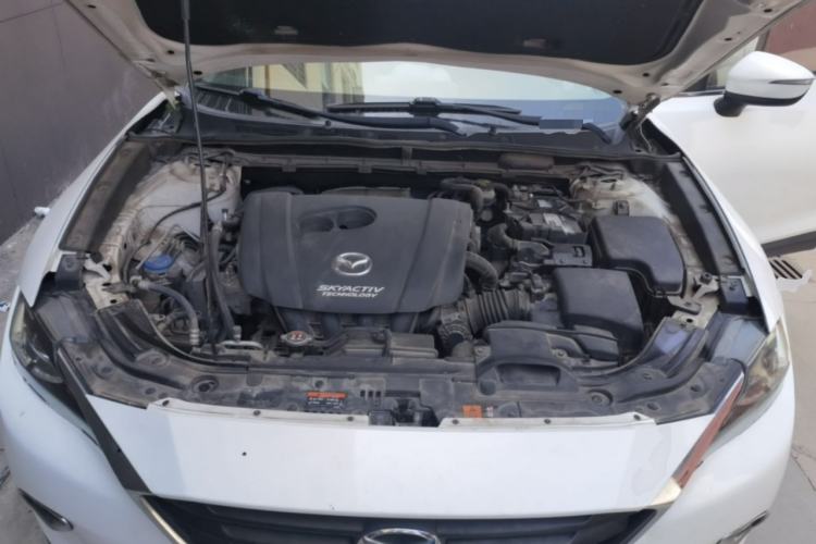 Used Mazda CX-4 2018 2.0L Automatic Two-Wheel Drive Blue Sky Premium Upgrade Version China V Standard Engine Bay