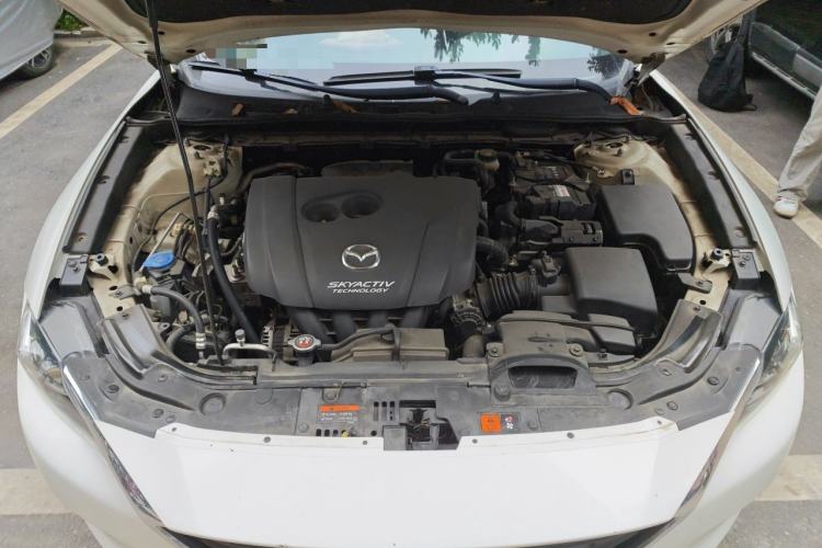 Used Mazda CX-4 2018 2.0L Automatic Two-Wheel Drive Blue Sky Dynamic Version China V Standard Engine Bay