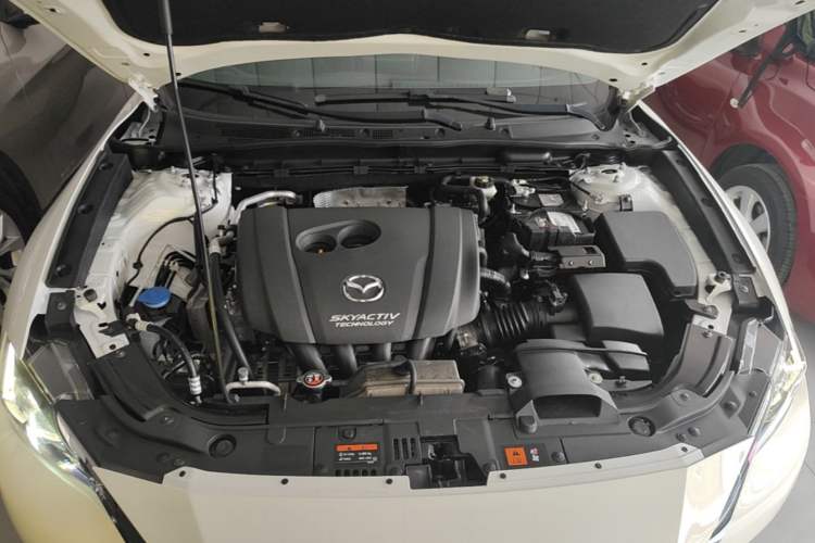 Used Mazda CX-4 2018 2.0L Automatic Two-Wheel Drive Blue Sky Dynamic Version China VI Standard Engine Bay