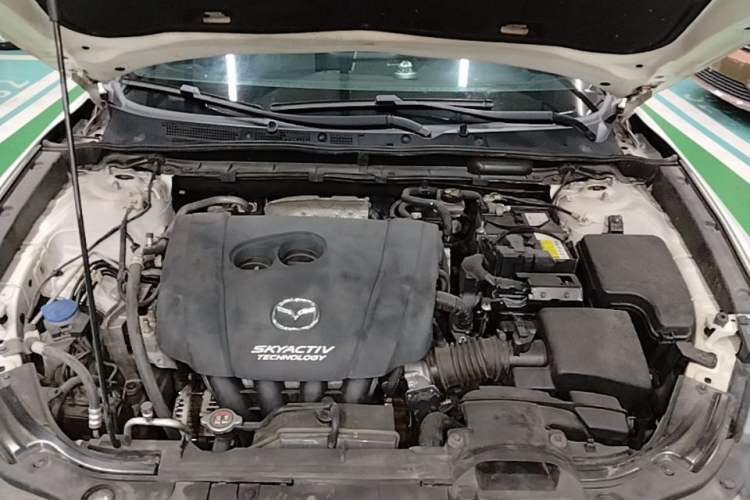 Used Mazda CX-4 2018 2.0L Automatic Two-Wheel Drive Blue Sky Dynamic Version China VI Standard Engine Bay
