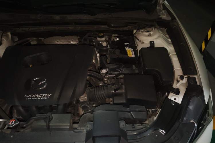 Used Mazda CX-4 2018 2.0L Automatic Two-Wheel Drive Blue Sky Leading Edition China V Standard Engine Bay Left