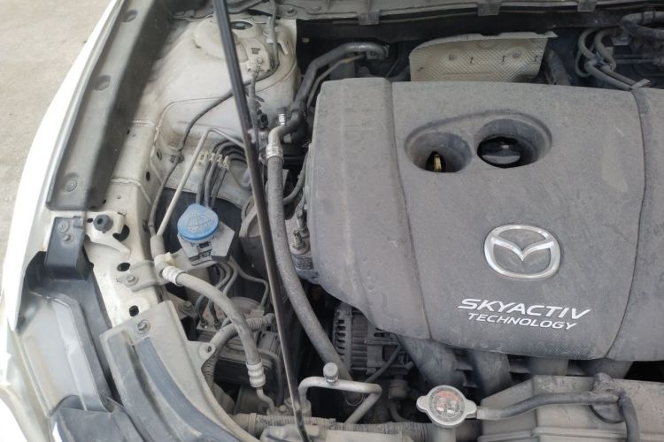 Used Mazda CX-4 2018 2.0L Automatic Two-Wheel Drive Blue Sky Dynamic Version China V Standard Engine Bay Left