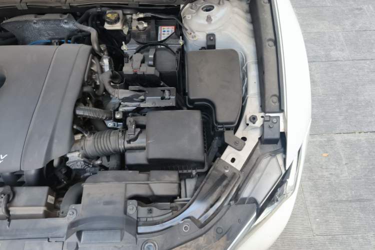 Used Mazda CX-4 2018 2.0L Automatic Two-Wheel Drive Blue Sky Dynamic Version China V Standard Engine Bay Left