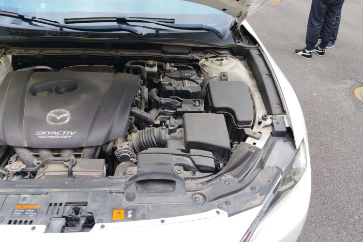 Used Mazda CX-4 2018 2.0L Automatic Two-Wheel Drive Blue Sky Dynamic Version China V Standard Engine Bay Left