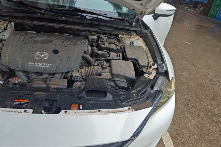 Used Mazda CX-4 2018 2.0L Automatic Two-Wheel Drive Blue Sky Dynamic Version China V Standard Engine Bay Left