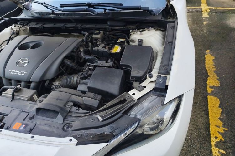 Used Mazda CX-4 2018 2.0L Automatic Two-Wheel Drive Blue Sky Dynamic Version China V Standard Engine Bay Left