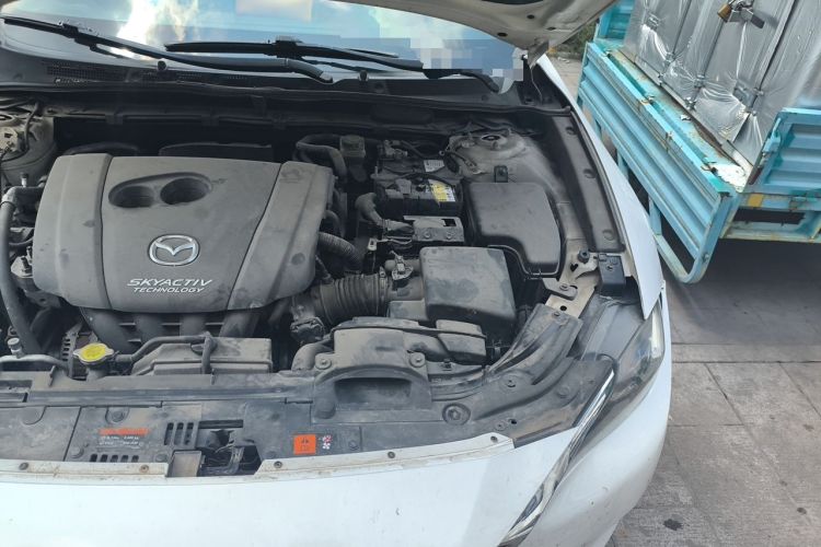 Used Mazda CX-4 2018 2.0L Automatic Two-Wheel Drive Blue Sky Dynamic Version China V Standard Engine Bay Left
