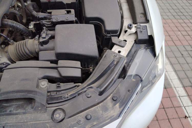 Used Mazda CX-4 2018 2.0L Automatic Two-Wheel Drive Blue Sky Dynamic Version China VI Standard Engine Bay Left