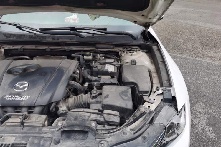 Used Mazda CX-4 2018 2.0L Automatic Two-Wheel Drive Blue Sky Dynamic Version China V Standard Engine Bay Left