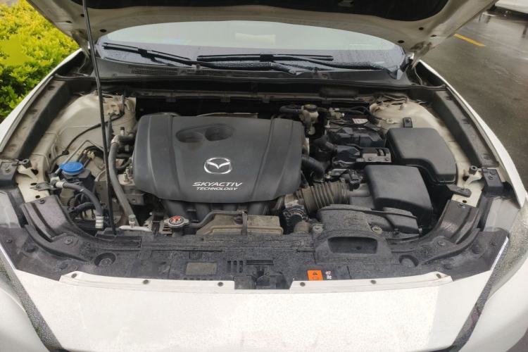 Used Mazda CX-4 2018 2.0L Automatic Two-Wheel Drive Blue Sky Dynamic Version China V Standard Engine Bay