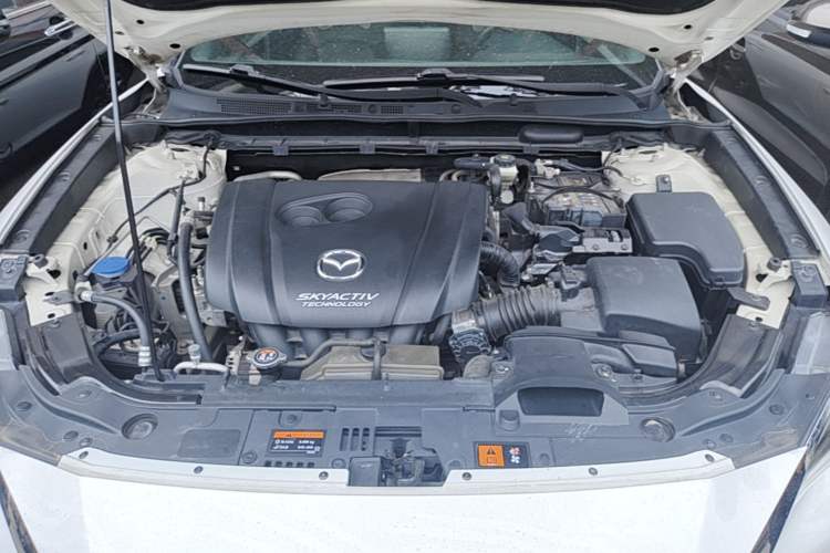 Used Mazda CX-4 2018 2.0L Automatic Two-Wheel Drive Blue Sky Dynamic Version China V Standard Engine Bay