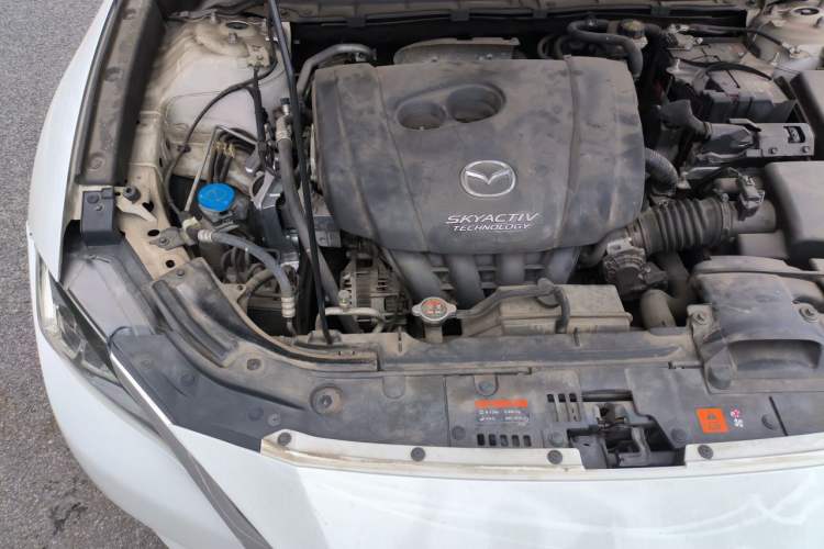 Used Mazda CX-4 2018 2.0L Automatic Two-Wheel Drive Blue Sky Dynamic Version China V Standard Engine Bay Right