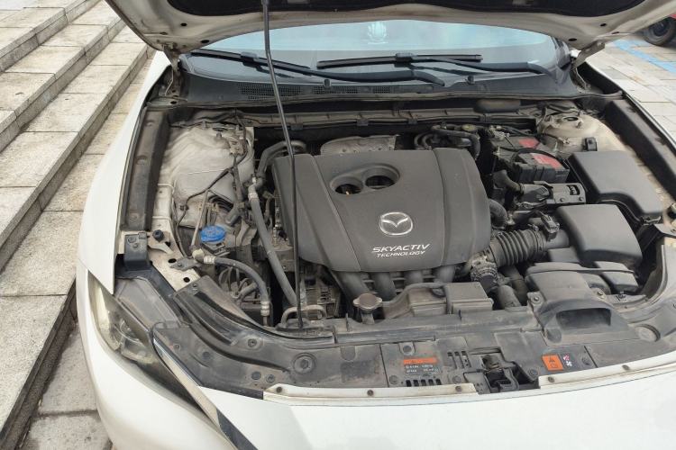Used Mazda CX-4 2018 2.0L Automatic Two-Wheel Drive Blue Sky Dynamic Version China V Standard Engine Bay Right