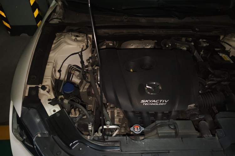 Used Mazda CX-4 2018 2.0L Automatic Two-Wheel Drive Blue Sky Leading Edition China V Standard Engine Bay Right