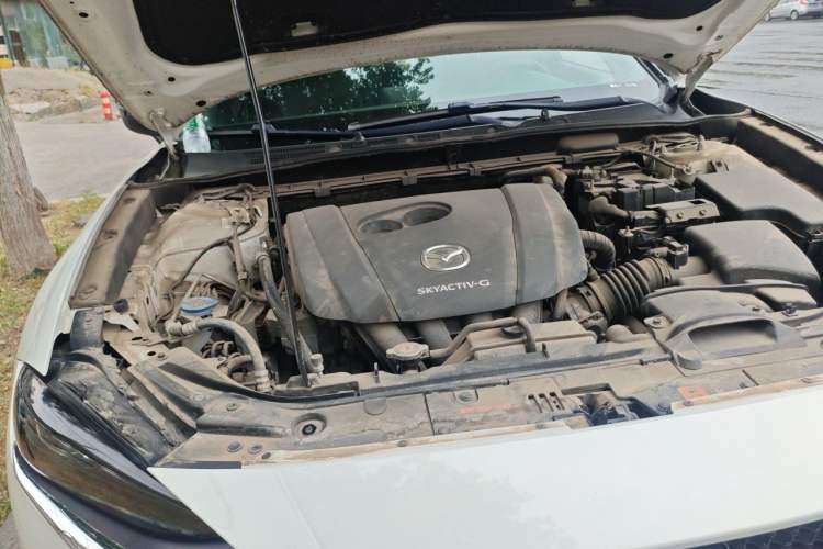 Used Mazda CX-4 2018 2.0L Automatic Two-Wheel Drive Blue Sky Dynamic Version China VI Standard Engine Bay Right