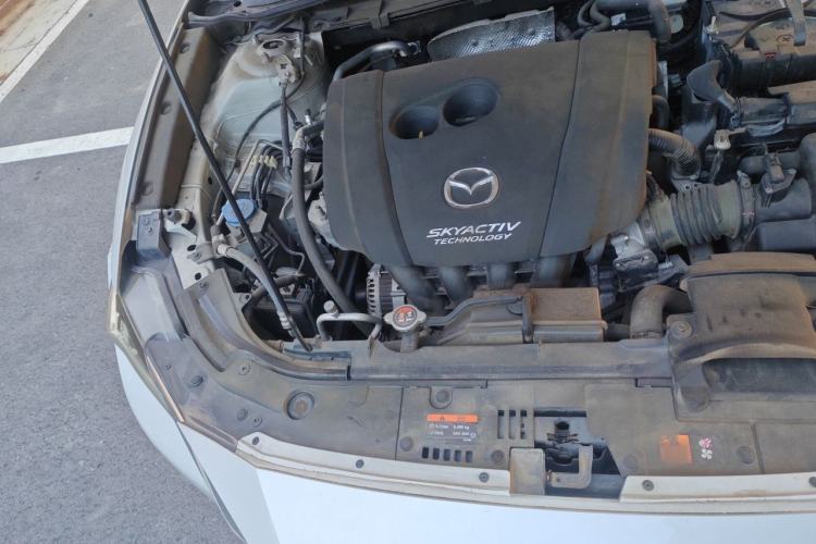 Used Mazda CX-4 2018 2.0L Automatic Two-Wheel Drive Blue Sky Dynamic Version China VI Standard Engine Bay Right