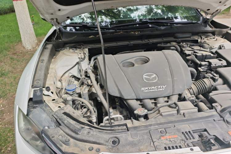 Used Mazda CX-4 2018 2.0L Automatic 2WD Blue Sky Exploration Edition China VI Standard Engine Bay Right