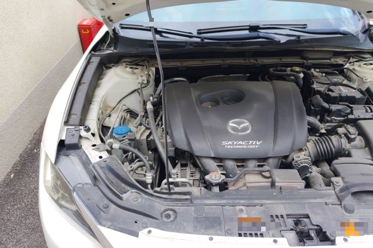 Used Mazda CX-4 2018 2.0L Automatic Two-Wheel Drive Blue Sky Dynamic Version China V Standard Engine Bay Right