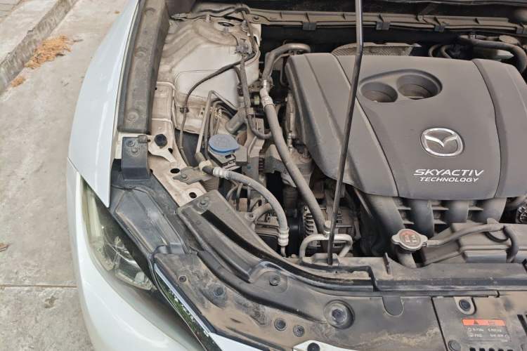 Used Mazda CX-4 2018 2.0L Automatic Two-Wheel Drive Blue Sky Exploration Version China V Standard Engine Bay Right