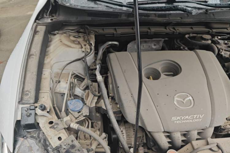 Used Mazda CX-4 2018 2.0L Automatic Two-Wheel Drive Blue Sky Dynamic Version China V Standard Engine Bay Right