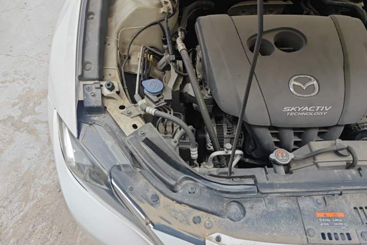 Used Mazda CX-4 2018 2.0L Automatic Two-Wheel Drive Blue Sky Dynamic Version China V Standard Engine Bay Right