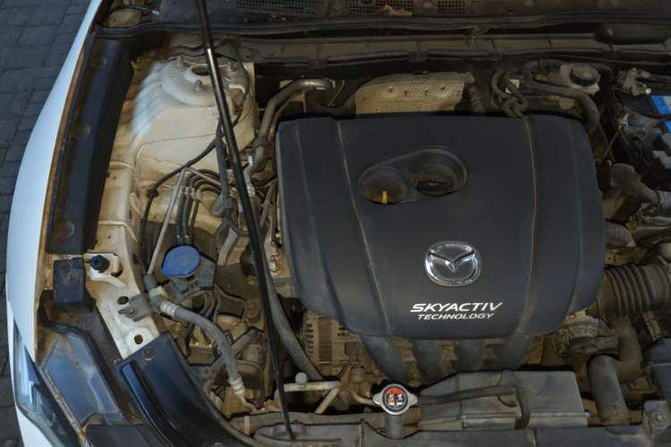 Used Mazda CX-4 2018 2.0L Automatic Two-Wheel Drive Blue Sky Dynamic Version China V Standard Engine Bay Right